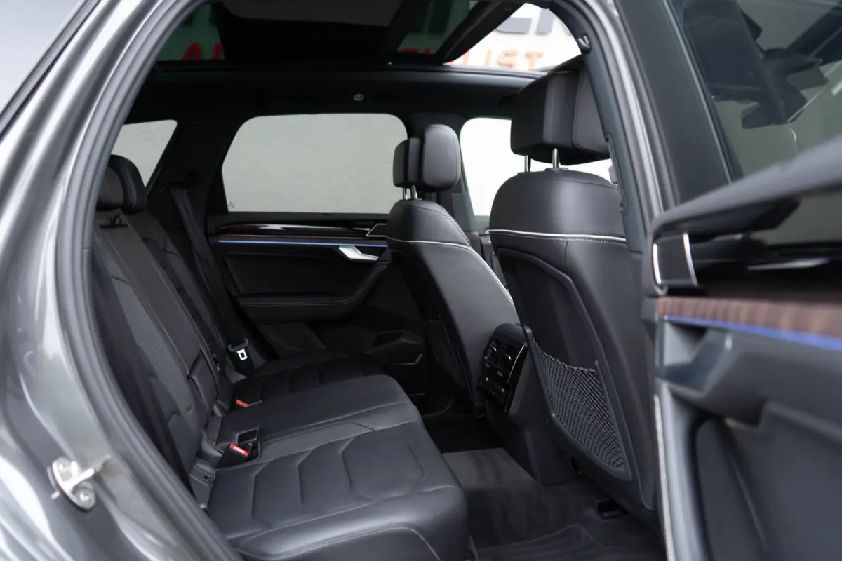 3.0 TSI eHybrid 4MOTION / Panoramadak/ 22 Inch Velgen/ Ergo Comfort/ Dynaudio/ 280kW