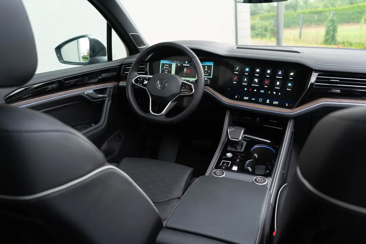 3.0 TSI eHybrid 4MOTION / Panoramadak/ 22 Inch Velgen/ Ergo Comfort/ Dynaudio/ 280kW