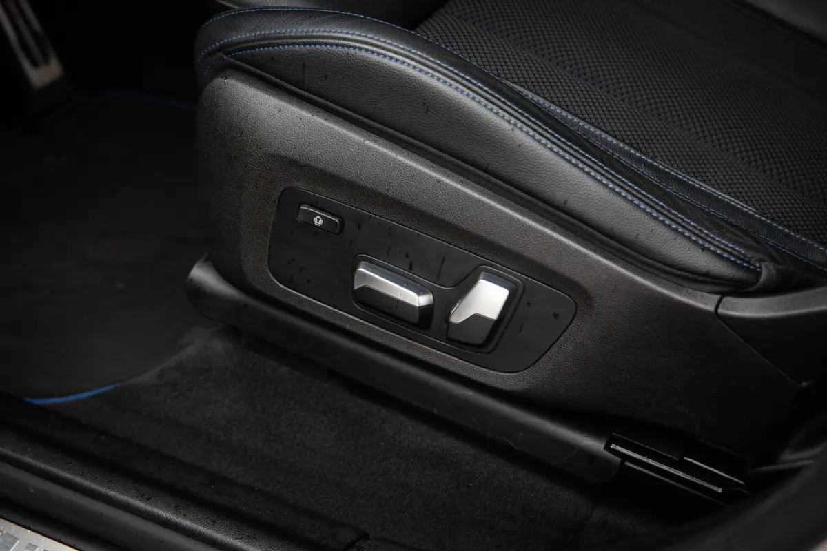 M40i High Executive M-Sport , Trekhaak, Navigatie, Memory, Stuurverwarming