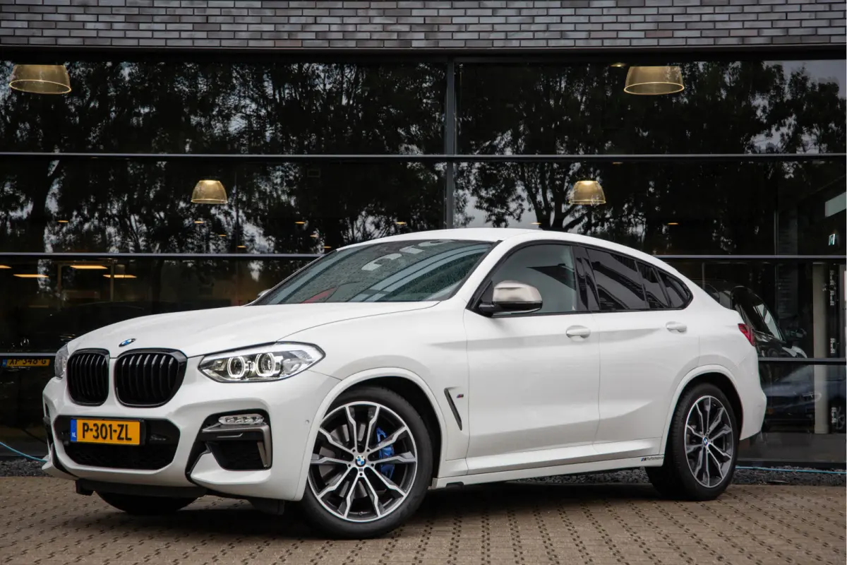 M40i High Executive M-Sport , Trekhaak, Navigatie, Memory, Stuurverwarming
