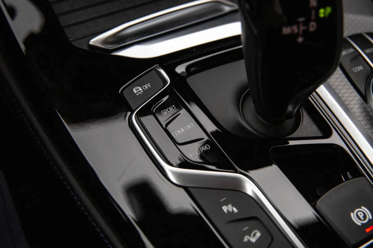 M40i High Executive M-Sport , Trekhaak, Navigatie, Memory, Stuurverwarming