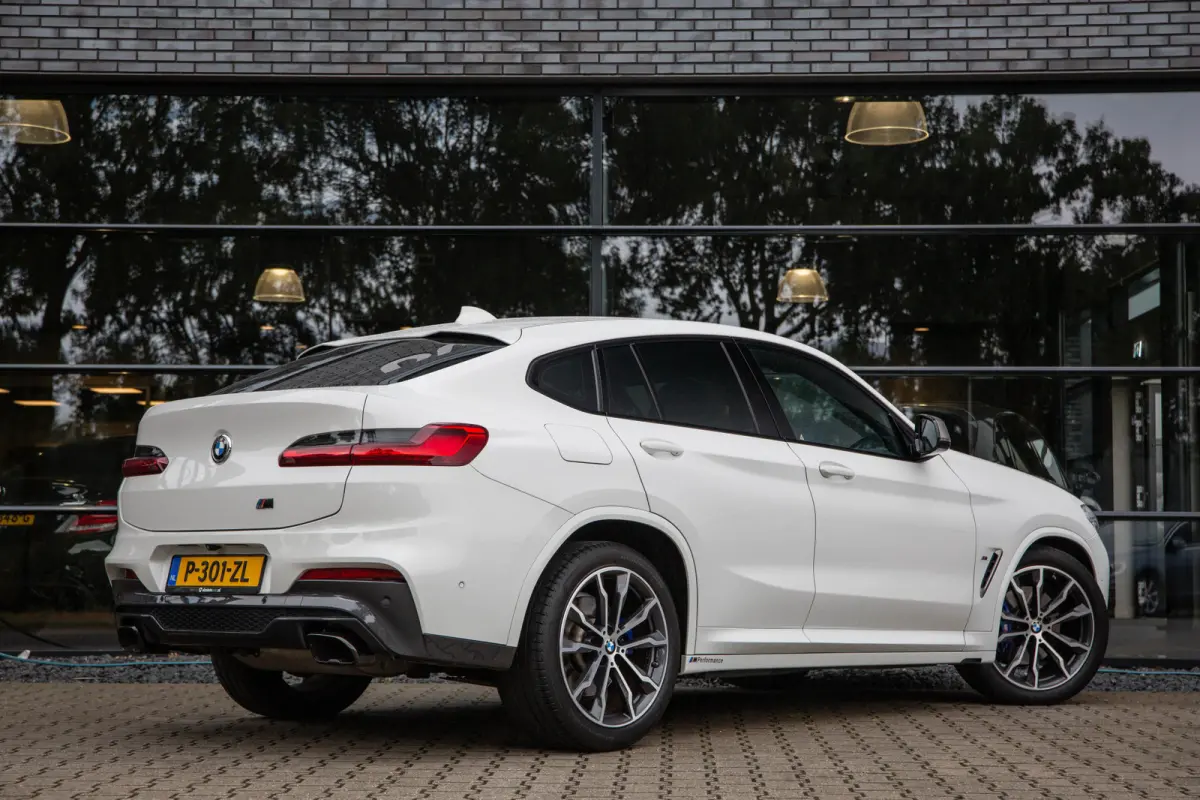 M40i High Executive M-Sport , Trekhaak, Navigatie, Memory, Stuurverwarming