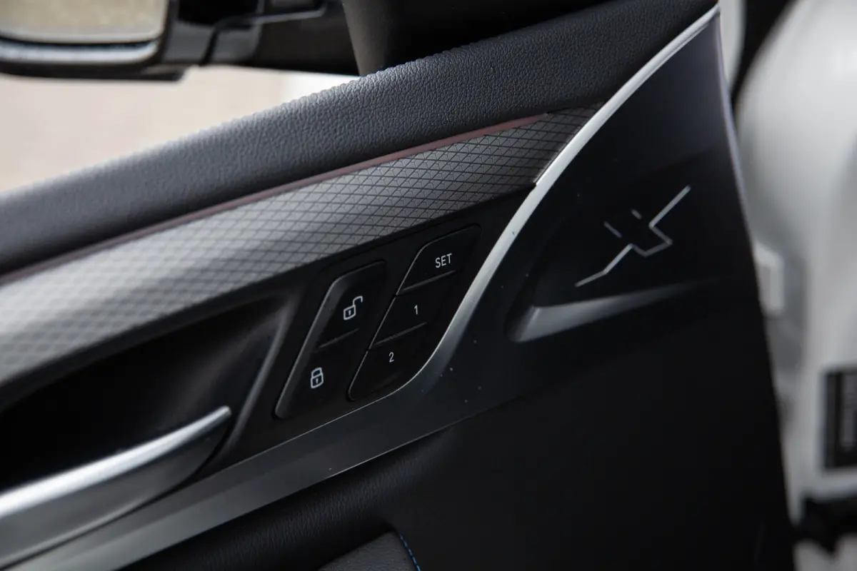 M40i High Executive M-Sport , Trekhaak, Navigatie, Memory, Stuurverwarming