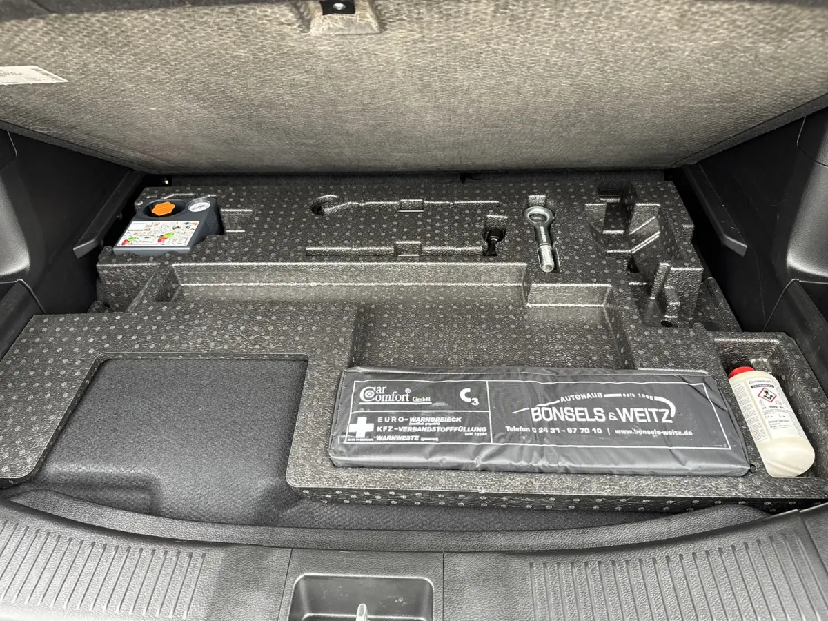 1.5 Hybrid Select Automaat Led verlichting Adaptieve cruise Camera Navigatie Carplay