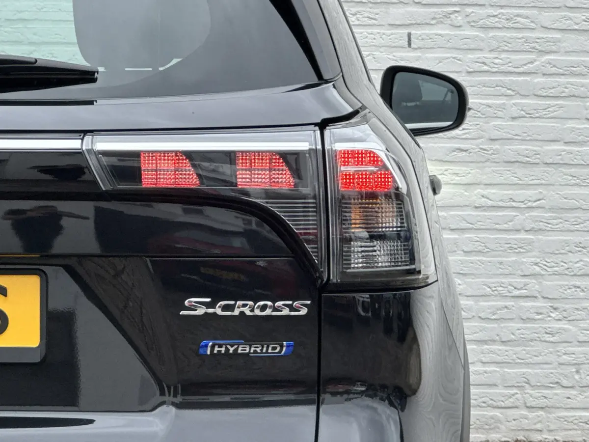 1.5 Hybrid Select Automaat Led verlichting Adaptieve cruise Camera Navigatie Carplay