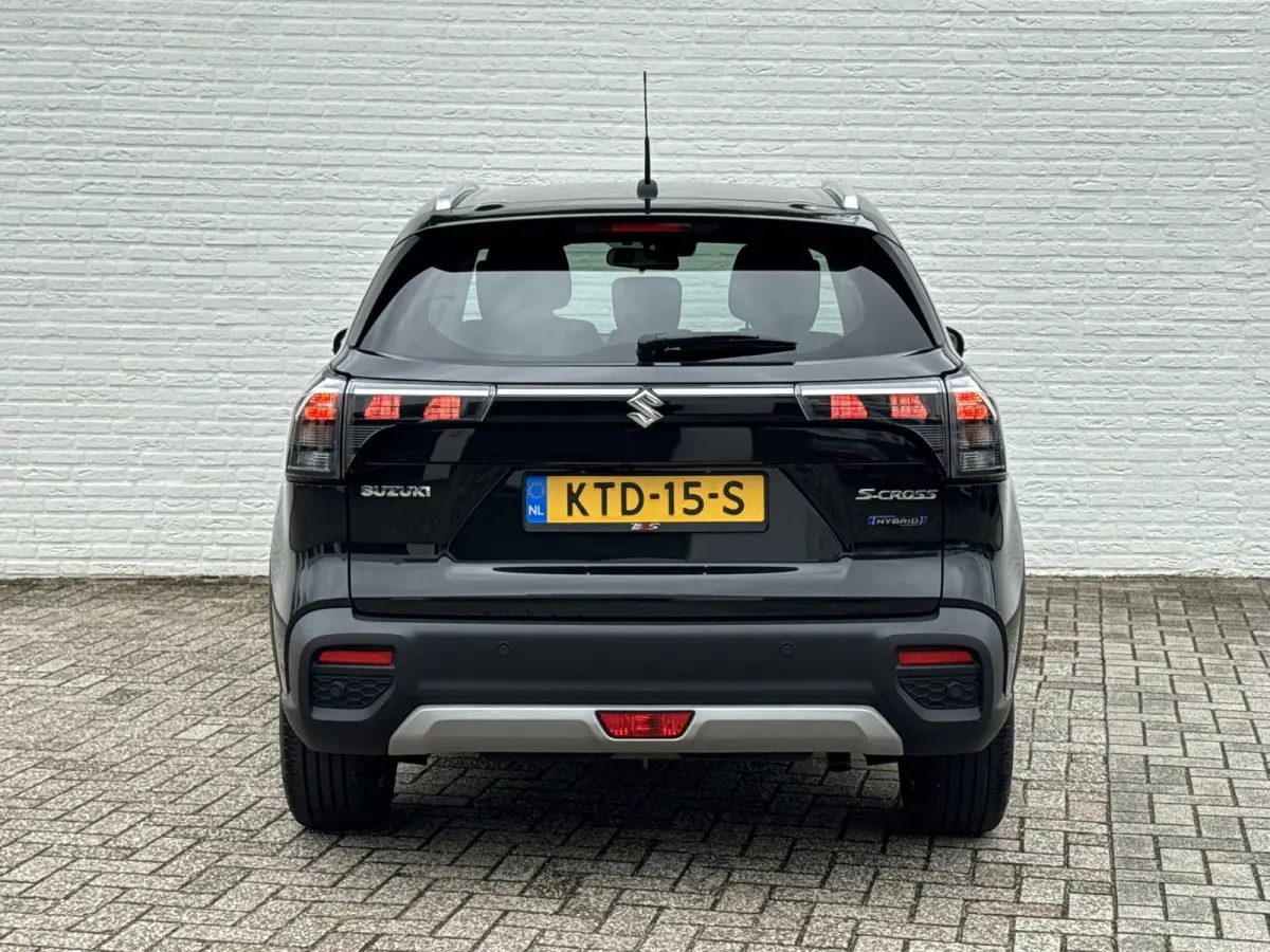 1.5 Hybrid Select Automaat Led verlichting Adaptieve cruise Camera Navigatie Carplay