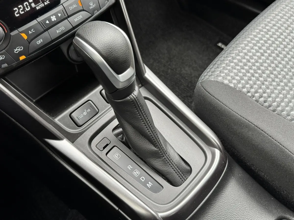 1.5 Hybrid Select Automaat Led verlichting Adaptieve cruise Camera Navigatie Carplay