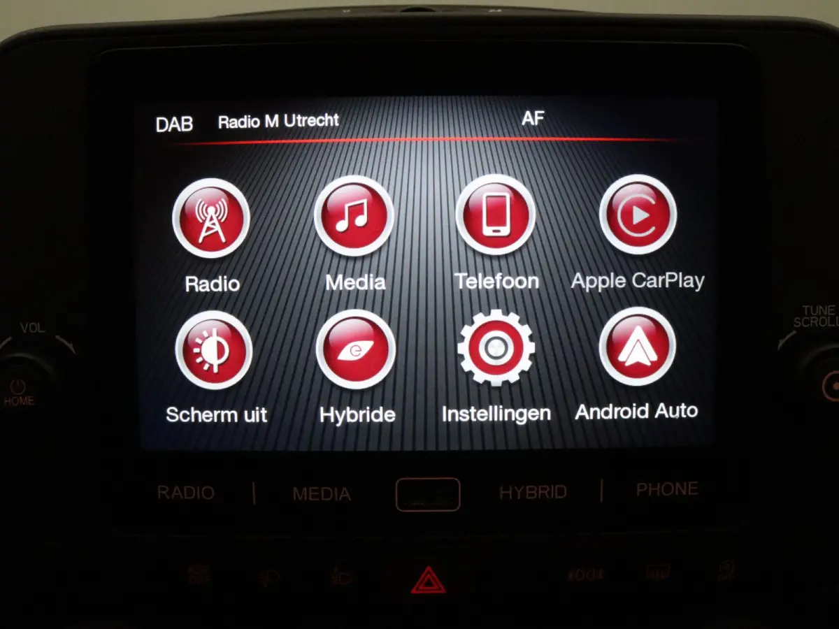 70pk Hybrid Pandina Apple Carplay/Android Auto | Airco