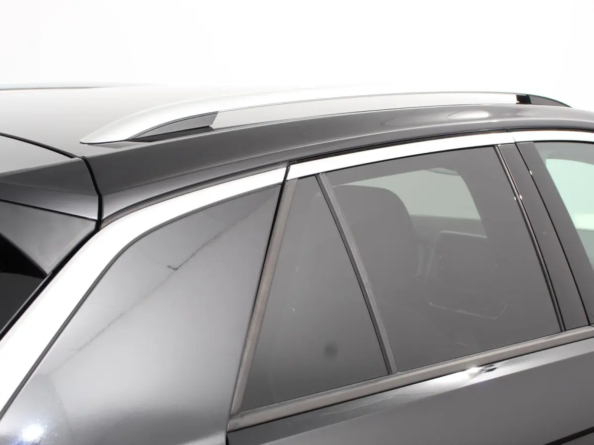 1.5 eTsi R-Line Edition Automaat Camera Navigatie Apple Carplay/Android Auto Climate control Lichtmetalen Velgen Extra Getint Glas Lichtmetalen Velgen Voorstoelen verwarmbaar