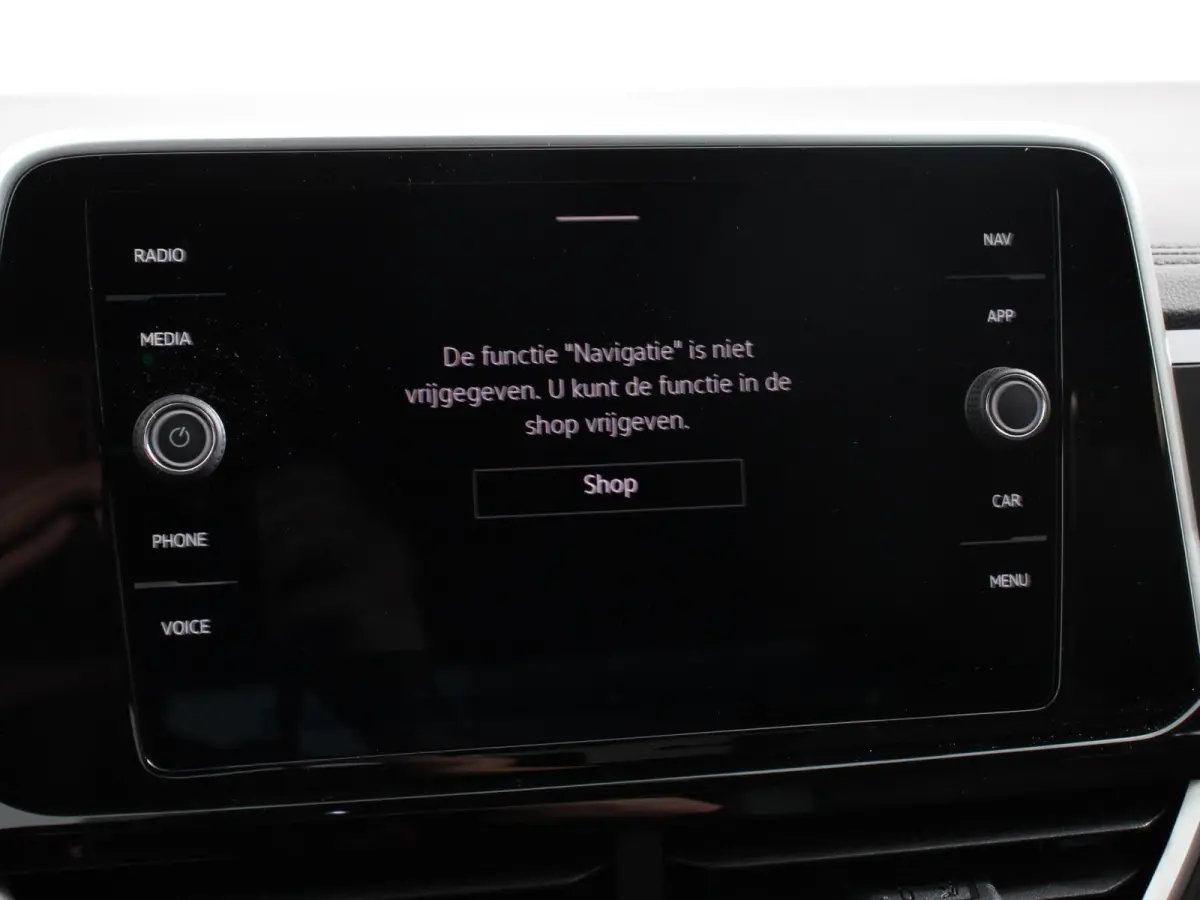 1.5 eTsi R-Line Edition Automaat Camera Navigatie Apple Carplay/Android Auto Climate control Lichtmetalen Velgen Extra Getint Glas Lichtmetalen Velgen Voorstoelen verwarmbaar