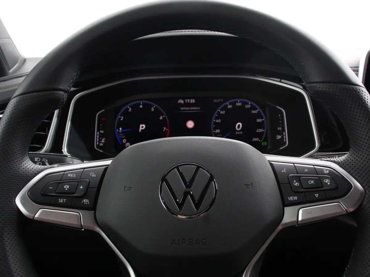 1.5 eTsi R-Line Edition Automaat Camera Navigatie Apple Carplay/Android Auto Climate control Lichtmetalen Velgen Extra Getint Glas Lichtmetalen Velgen Voorstoelen verwarmbaar