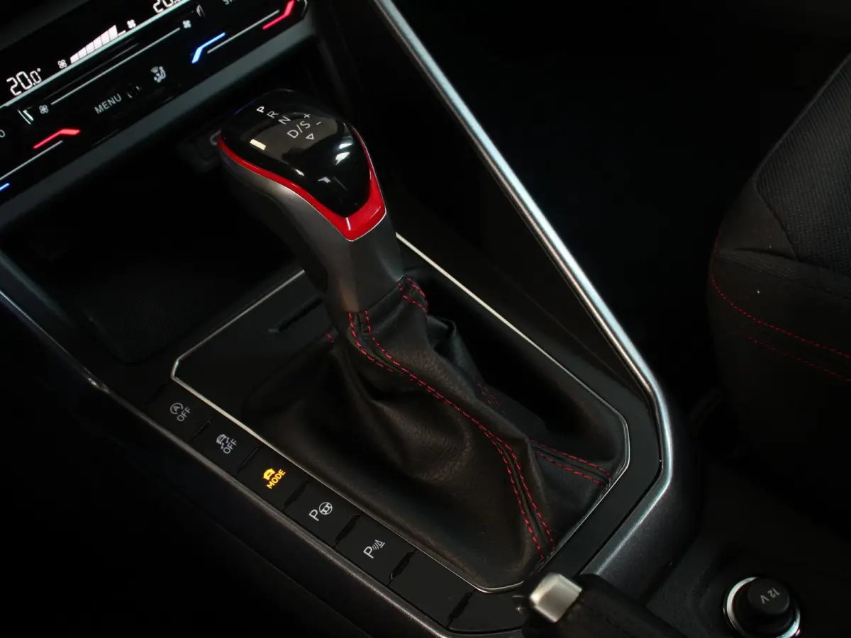 2.0 TSI GTI 207pk Automaat Digitale Cockpit Navigatie Appel Carplay/Android Auto Climate Control Extra getint Glas Stoelverwarming Dab Led Adaptive Cruise Control
