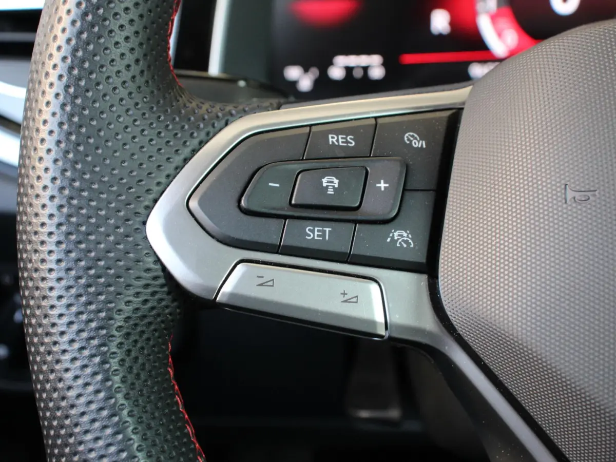2.0 TSI GTI 207pk Automaat Digitale Cockpit Navigatie Appel Carplay/Android Auto Climate Control Extra getint Glas Stoelverwarming Dab Led Adaptive Cruise Control