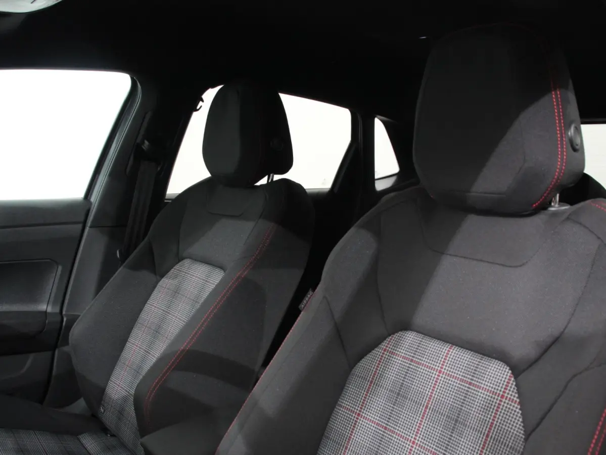 2.0 TSI GTI 207pk Automaat Digitale Cockpit Navigatie Appel Carplay/Android Auto Climate Control Extra getint Glas Stoelverwarming Dab Led Adaptive Cruise Control