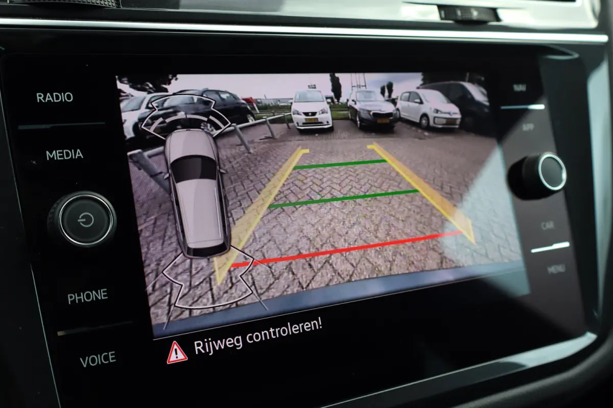 1.5 TSI R-Line Business+ 149PK | Achteruitrijcamera | Dodehoek detectie | Draadloze telefoonlader