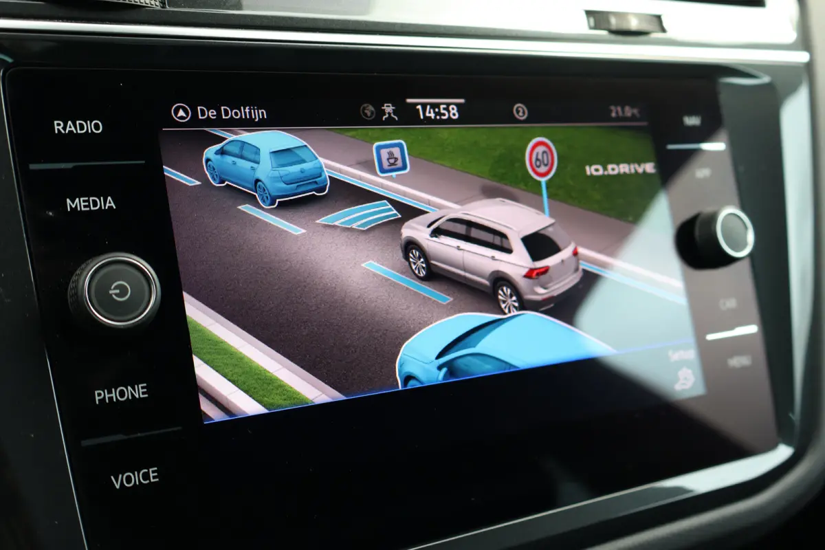1.5 TSI R-Line Business+ 149PK | Achteruitrijcamera | Dodehoek detectie | Draadloze telefoonlader