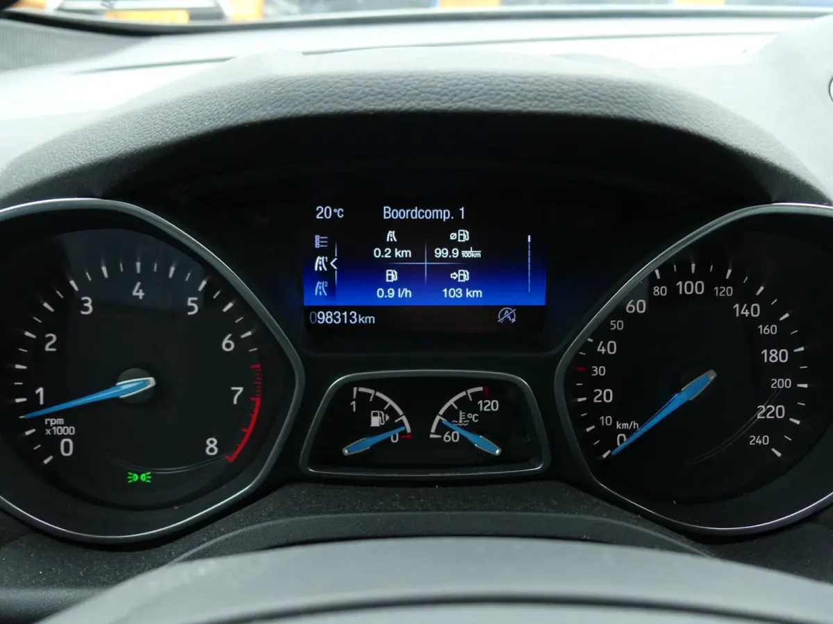 1.0 Titanium / Carplay / Sony Audio / Keyless