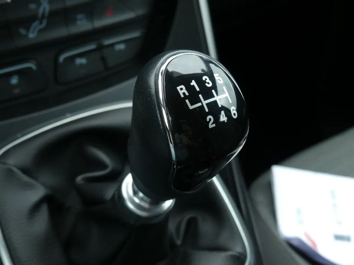 1.0 Titanium / Carplay / Sony Audio / Keyless