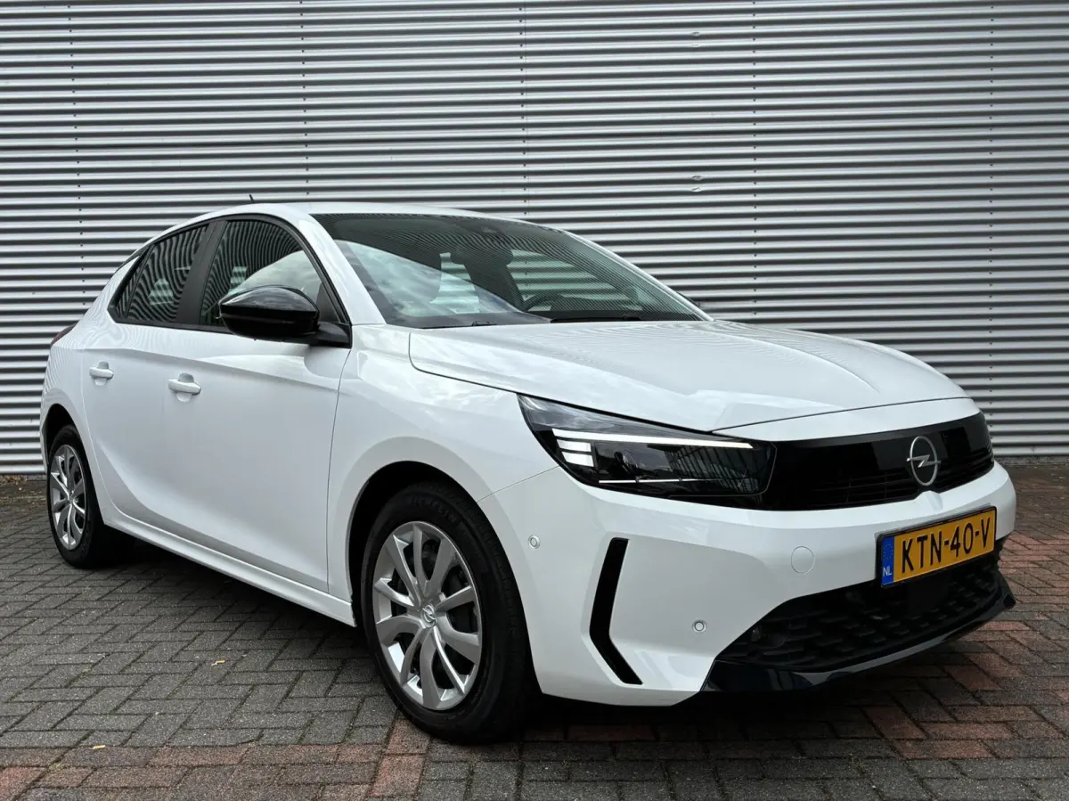 1.2 TURBO CARPLAY LED CRUISE 360 CAMERA PDC 2025 NIEUW MODEL EERSTE EIGENAAR 9339 KM GEREDEN PERFECTE STAAT VOL OPTIES INCL 2 JAAR GARANTIE AF FABRIEK
