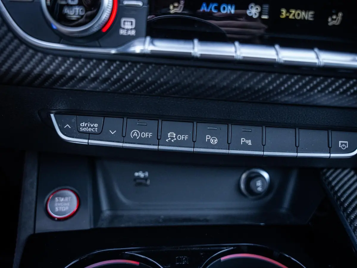2.9 TFSI quattro competition plus - Dynamic + l Ceramic l RDC l Pano l HUD