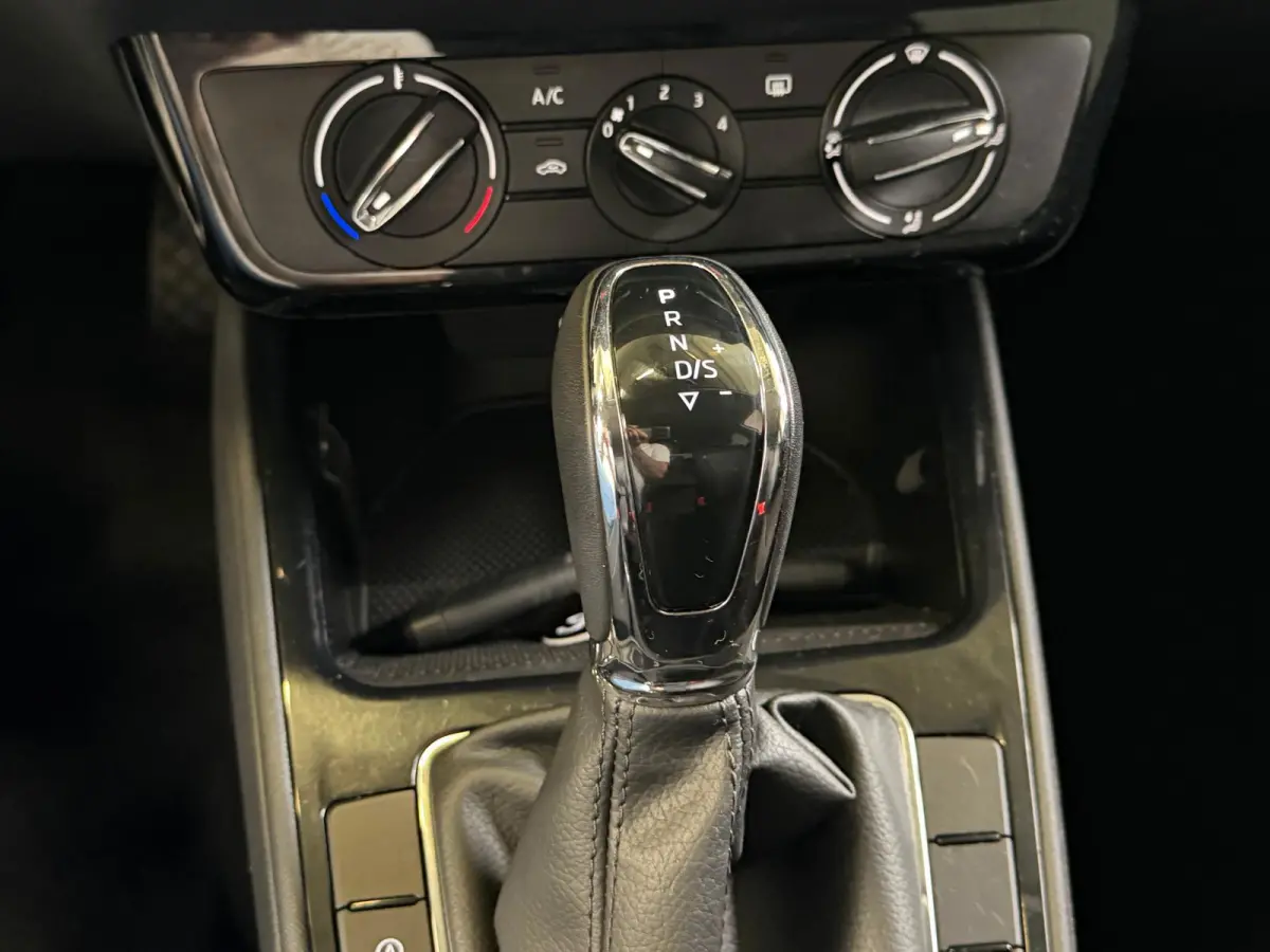 1.0 TSI Business Edition Automaat, Carplay, Cruise Control