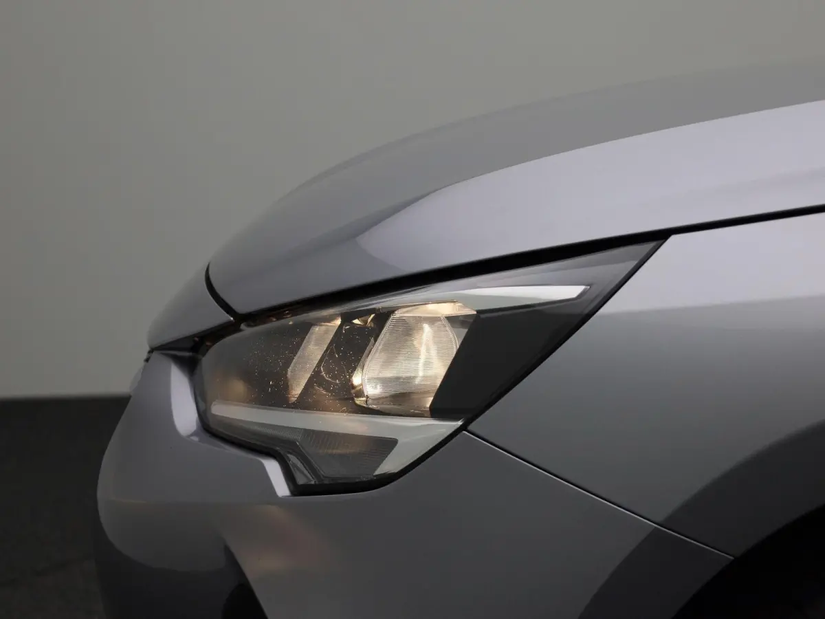 1.2 Edition | APPLE CARPLAY | ANDROID AUTO | PARKEERSENSOREN ACHTER | RIJSTROOKHULP | BLUETOOTH | DAB RADIO | LICHTMETALEN VELGEN |