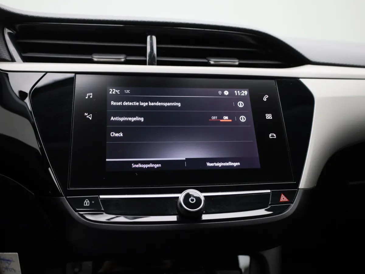1.2 Edition | APPLE CARPLAY | ANDROID AUTO | PARKEERSENSOREN ACHTER | RIJSTROOKHULP | BLUETOOTH | DAB RADIO | LICHTMETALEN VELGEN |