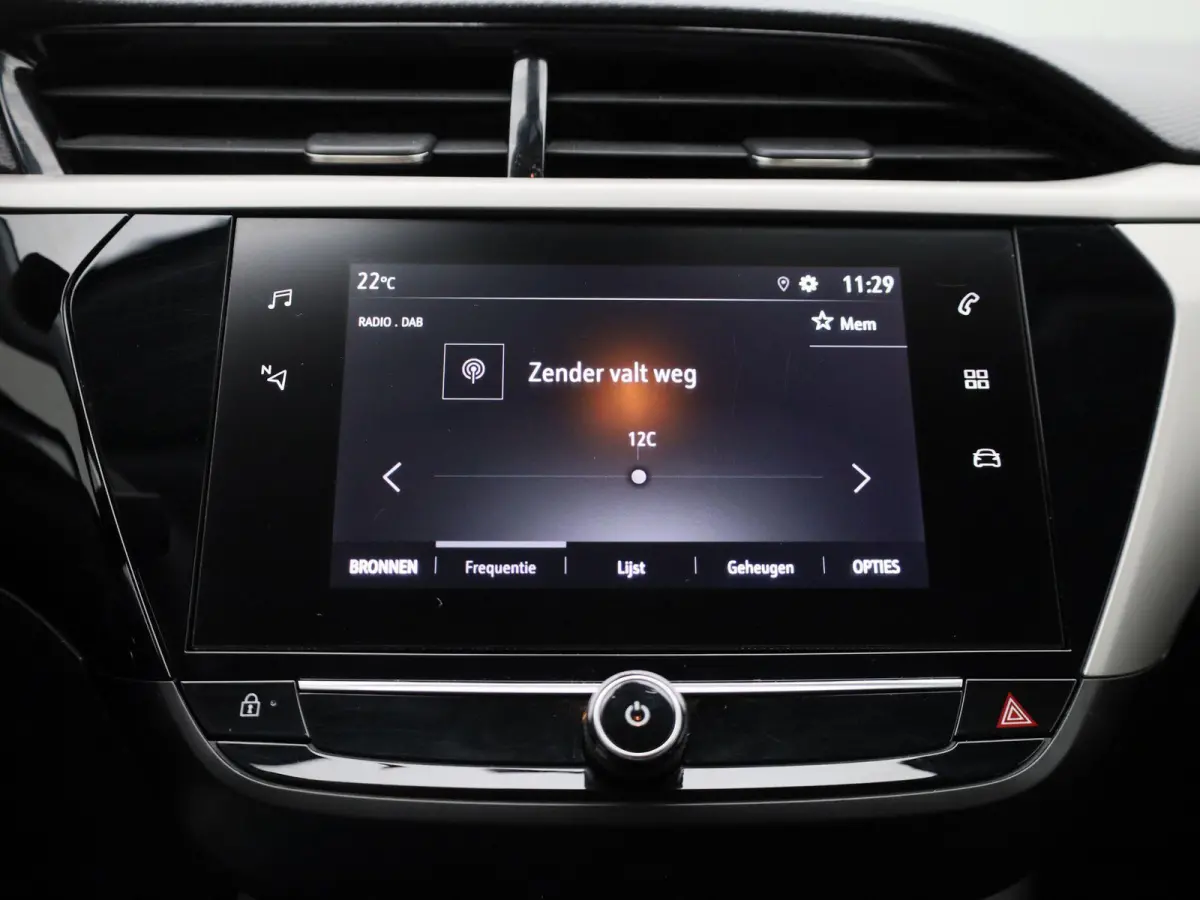 1.2 Edition | APPLE CARPLAY | ANDROID AUTO | PARKEERSENSOREN ACHTER | RIJSTROOKHULP | BLUETOOTH | DAB RADIO | LICHTMETALEN VELGEN |