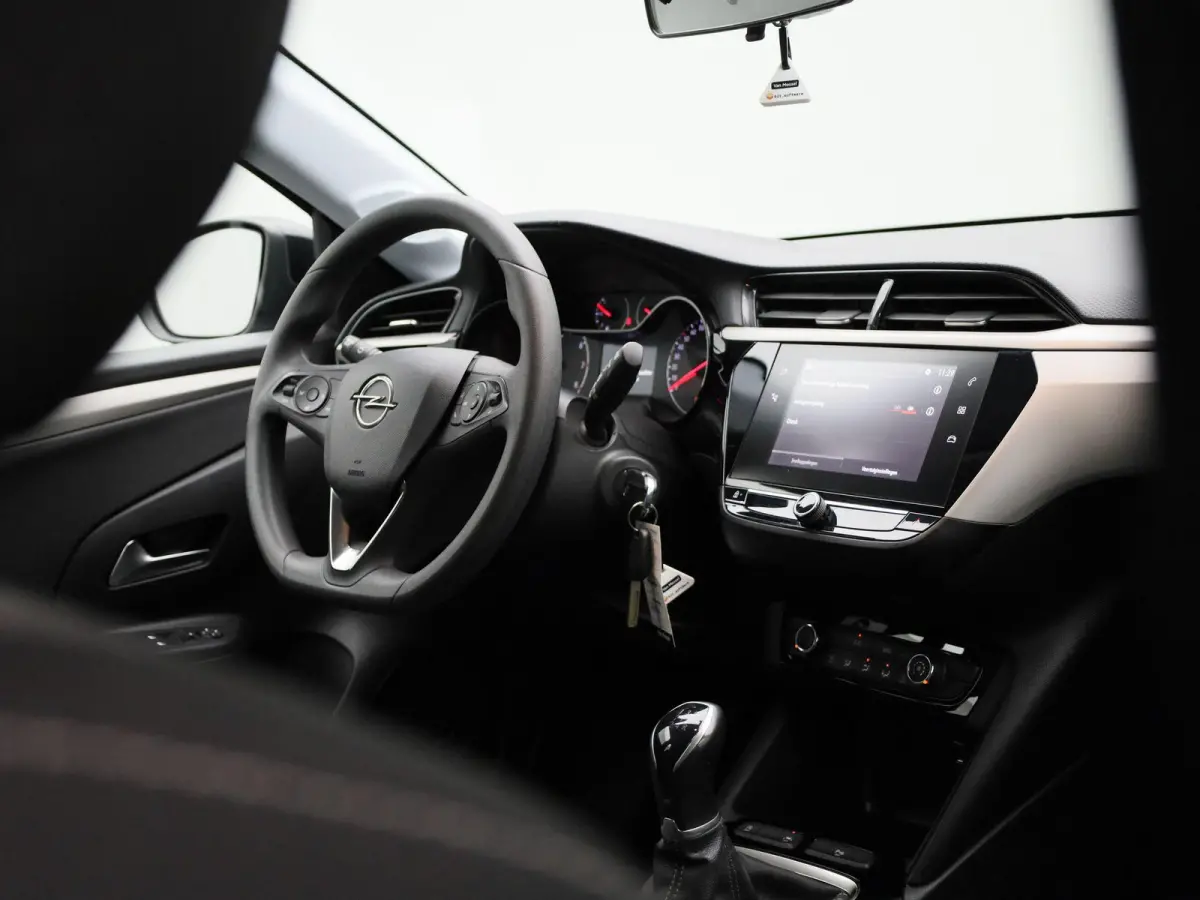 1.2 Edition | APPLE CARPLAY | ANDROID AUTO | PARKEERSENSOREN ACHTER | RIJSTROOKHULP | BLUETOOTH | DAB RADIO | LICHTMETALEN VELGEN |