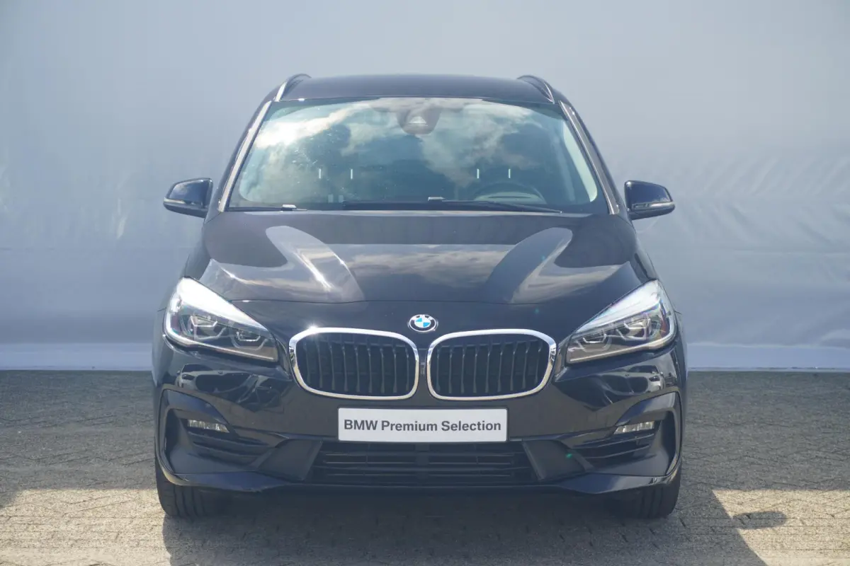 216i 7p. M Sport | Trekhaak | HiFi | Extra getint glas | Elektrisch verstelbare lendensteun | Dakrails