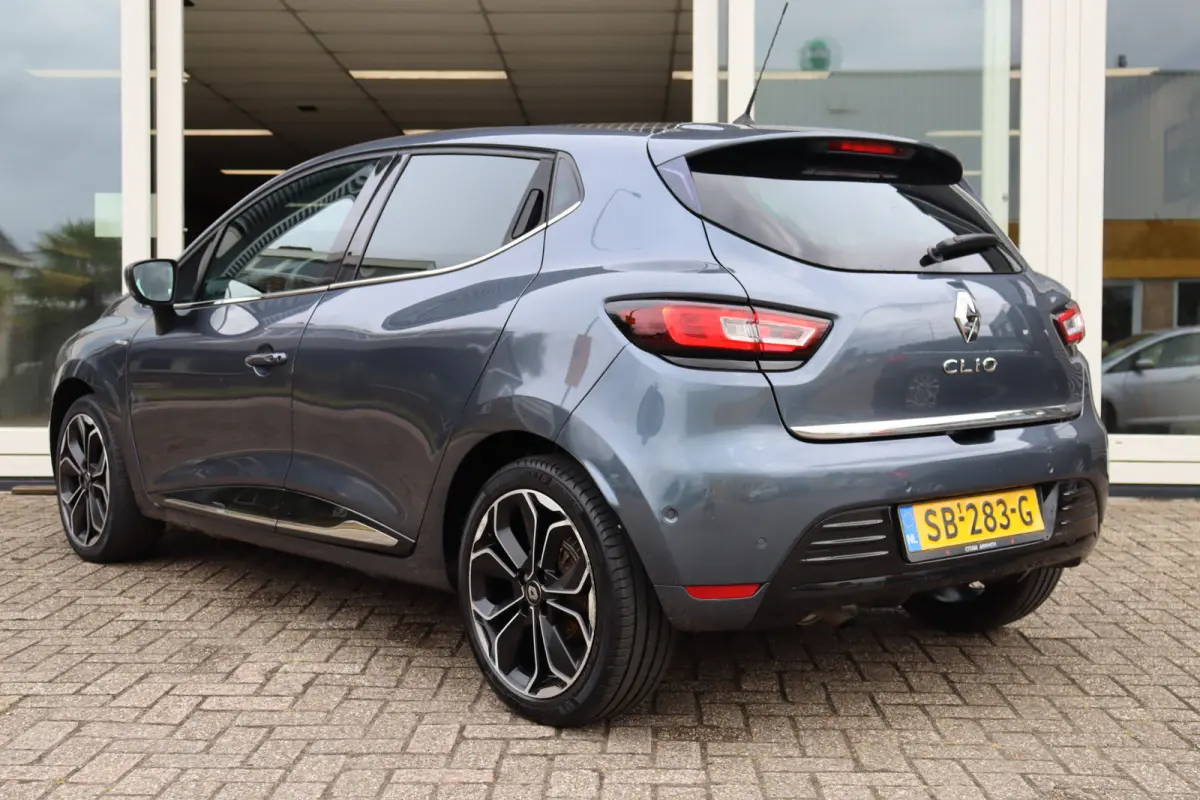 Clio TCe Bose, Camera A, Climate, Cruise, Dealer Onderhouden, PDC V+A, Navi, Prijs Is Rijklaar Inclusief 6 Maanden Garantie