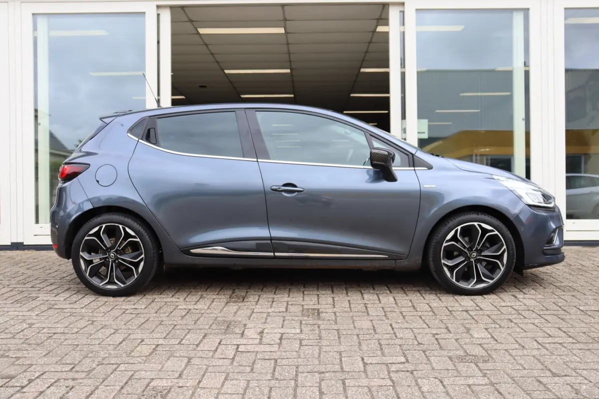 Clio TCe Bose, Camera A, Climate, Cruise, Dealer Onderhouden, PDC V+A, Navi, Prijs Is Rijklaar Inclusief 6 Maanden Garantie