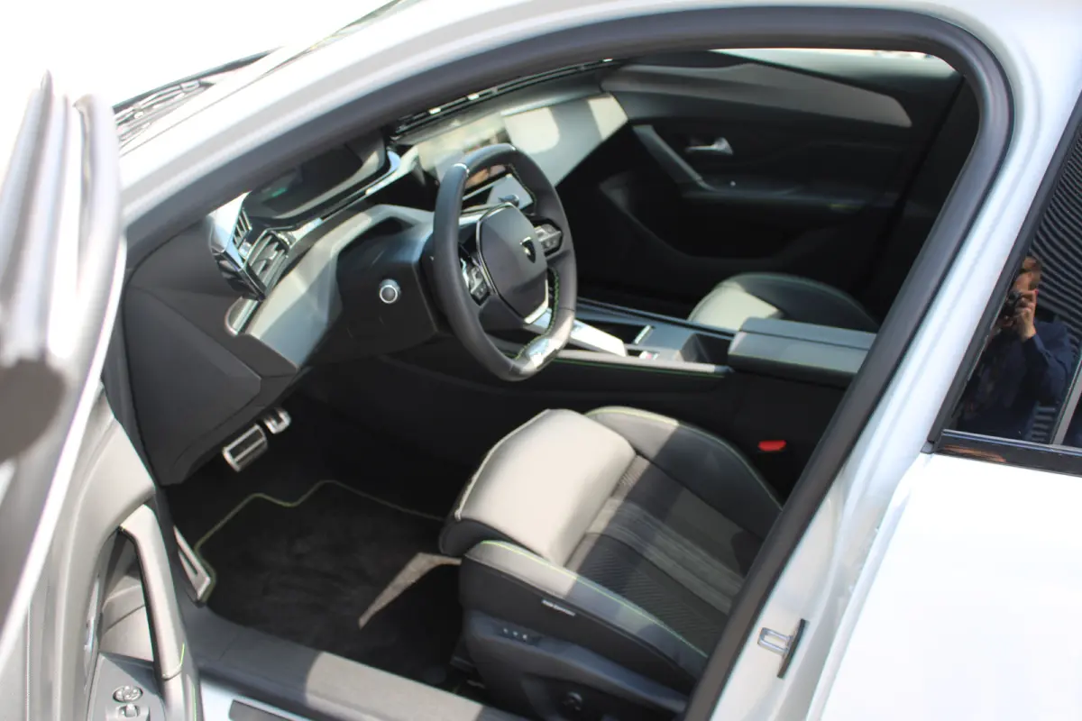 GT 1.6 Plug-In Hybrid Alcantara Executive | Schuif-/Kantel Dak | Massage functie | 360-Graden Camera