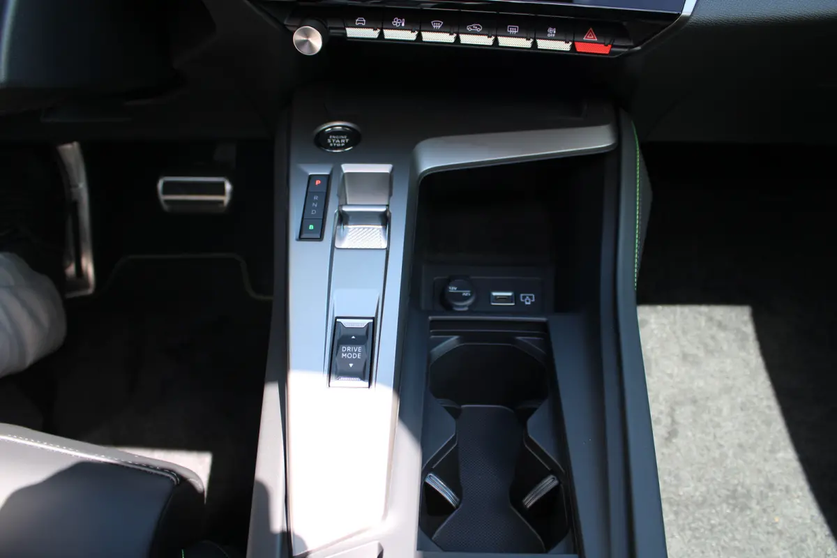 GT 1.6 Plug-In Hybrid Alcantara Executive | Schuif-/Kantel Dak | Massage functie | 360-Graden Camera