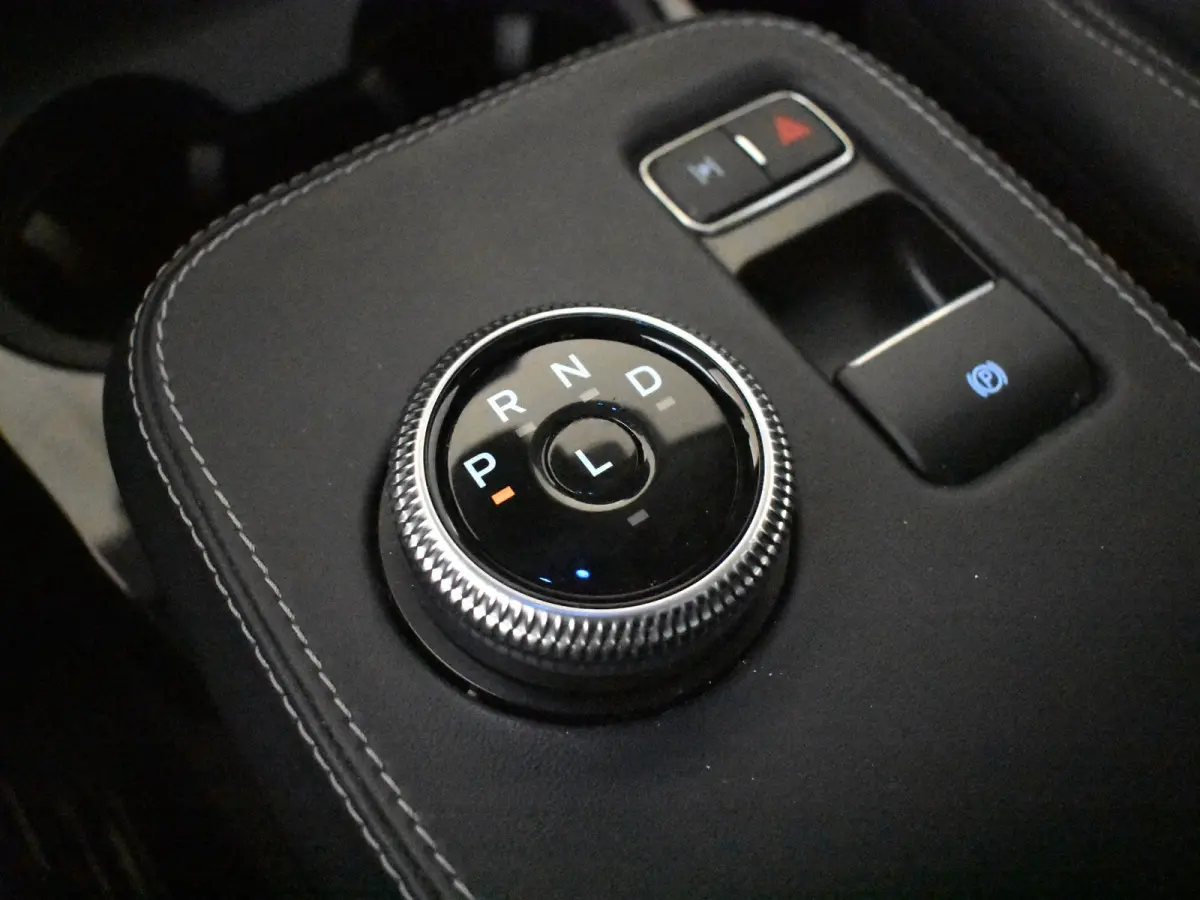 Extended RWD 98 kWh | 360gr Camera | SOH 93% l Glazen pano-dak | Stoel/stuurverw | Navi | Elektr stoel met memory | Keyless | Parkeer assistent | DAB | LED | 18"LMV
