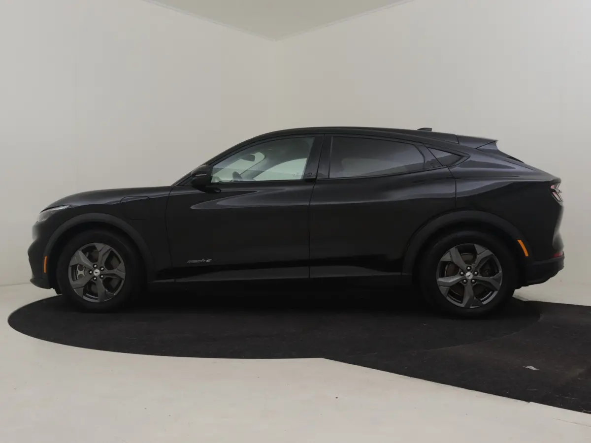 Extended RWD 98 kWh | 360gr Camera | SOH 93% l Glazen pano-dak | Stoel/stuurverw | Navi | Elektr stoel met memory | Keyless | Parkeer assistent | DAB | LED | 18"LMV