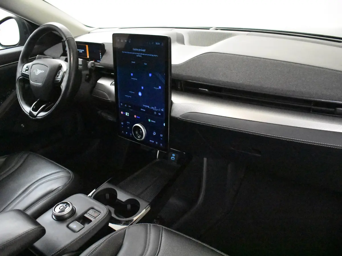 Extended RWD 98 kWh | 360gr Camera | SOH 93% l Glazen pano-dak | Stoel/stuurverw | Navi | Elektr stoel met memory | Keyless | Parkeer assistent | DAB | LED | 18"LMV