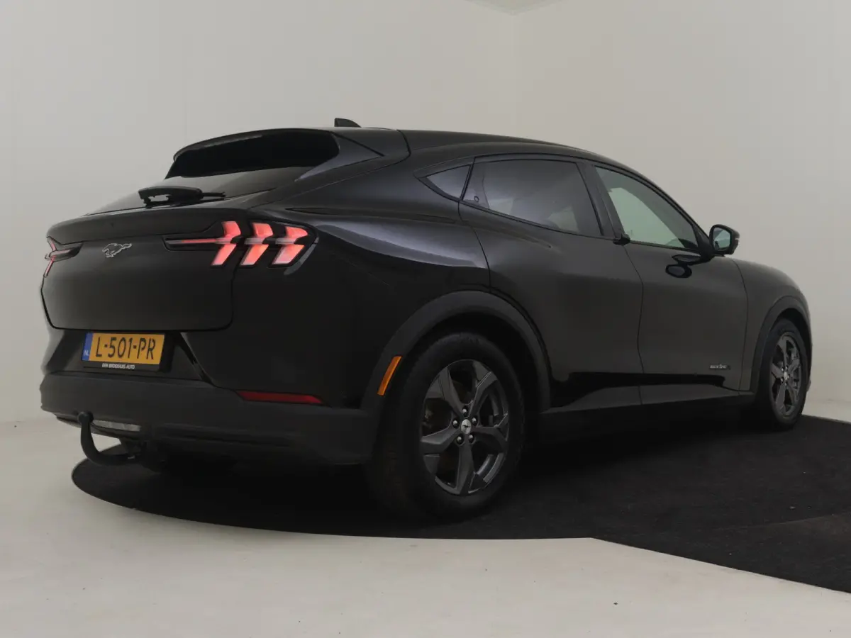 Extended RWD 98 kWh | 360gr Camera | SOH 93% l Glazen pano-dak | Stoel/stuurverw | Navi | Elektr stoel met memory | Keyless | Parkeer assistent | DAB | LED | 18"LMV