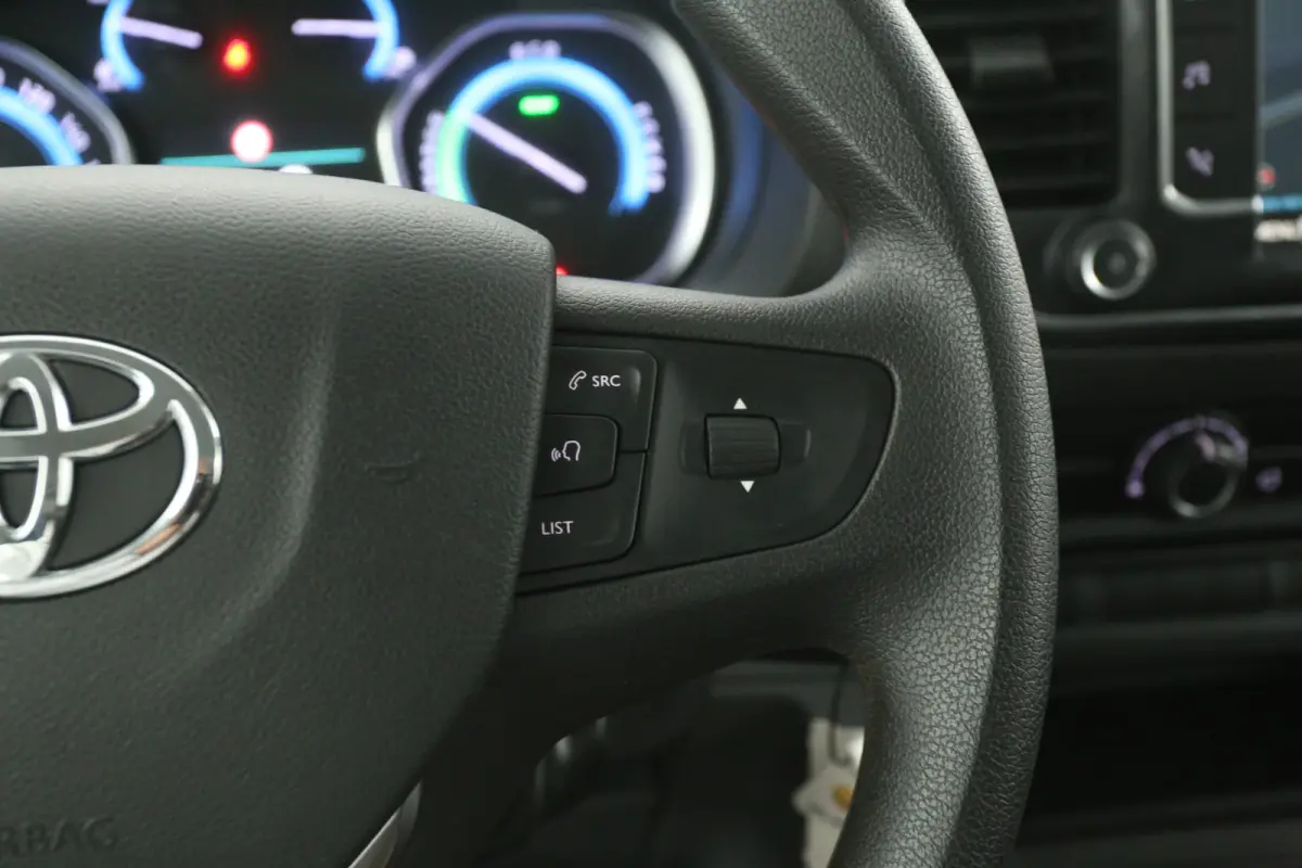 Toyota ProAce Electric Worker Extra Range 75 kWh L3H1 | DC | Snelladen | SOH 91% | 6 Zits | Airco | Cruise | Camera | 2xSchuifdeur | Carplay