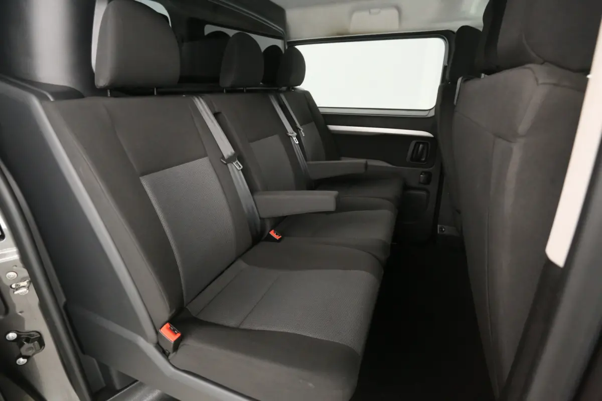 Toyota ProAce Electric Worker Extra Range 75 kWh L3H1 | DC | Snelladen | SOH 91% | 6 Zits | Airco | Cruise | Camera | 2xSchuifdeur | Carplay