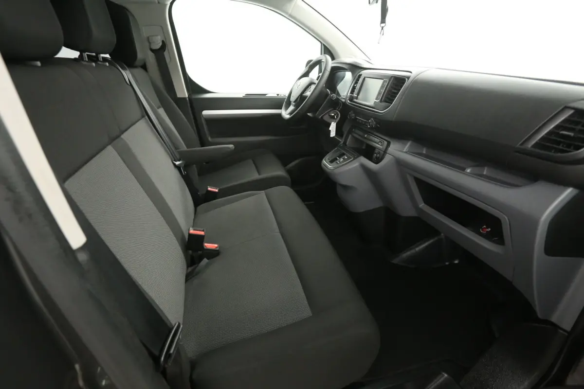 Toyota ProAce Electric Worker Extra Range 75 kWh L3H1 | DC | Snelladen | SOH 91% | 6 Zits | Airco | Cruise | Camera | 2xSchuifdeur | Carplay