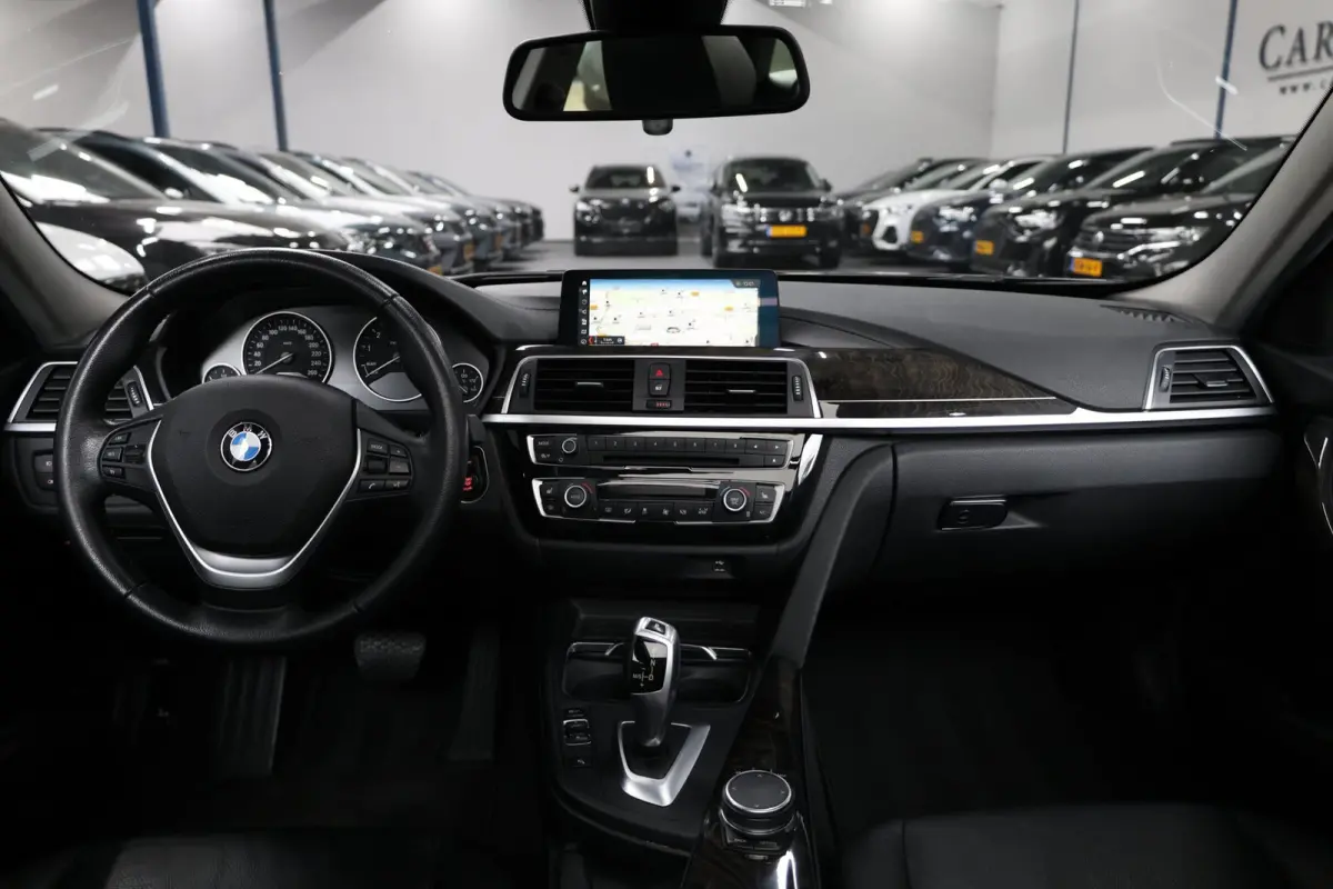 330i M Sport Edition Luxury/LED/PANO/HUD/LEER+S.VERWARMING/LMV/CRUISE/ECC/12 MND GARANTIE!