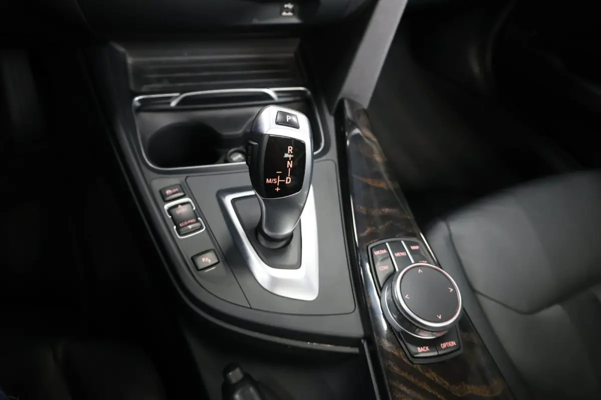 330i M Sport Edition Luxury/LED/PANO/HUD/LEER+S.VERWARMING/LMV/CRUISE/ECC/12 MND GARANTIE!