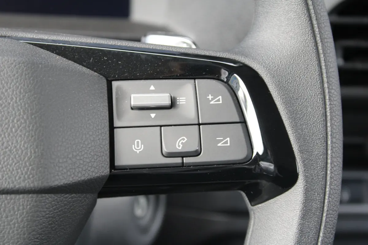 L3 75 kWh | 8 JAAR GARANTIE | CAMERA | NAVI | DRAADLOOS CARPLAY | COMFORT WAND |