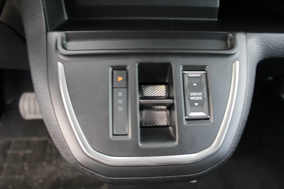 L3 75 kWh | 8 JAAR GARANTIE | CAMERA | NAVI | DRAADLOOS CARPLAY | COMFORT WAND |
