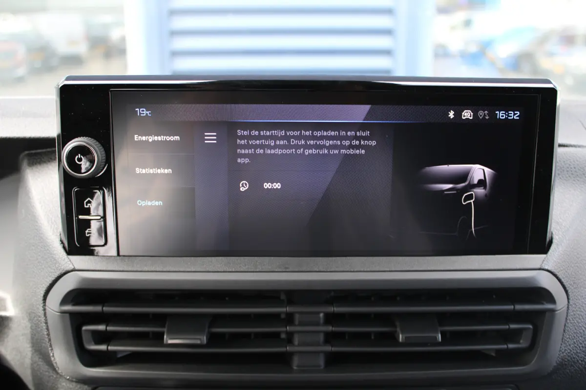 L3 75 kWh | 8 JAAR GARANTIE | CAMERA | NAVI | DRAADLOOS CARPLAY | COMFORT WAND |