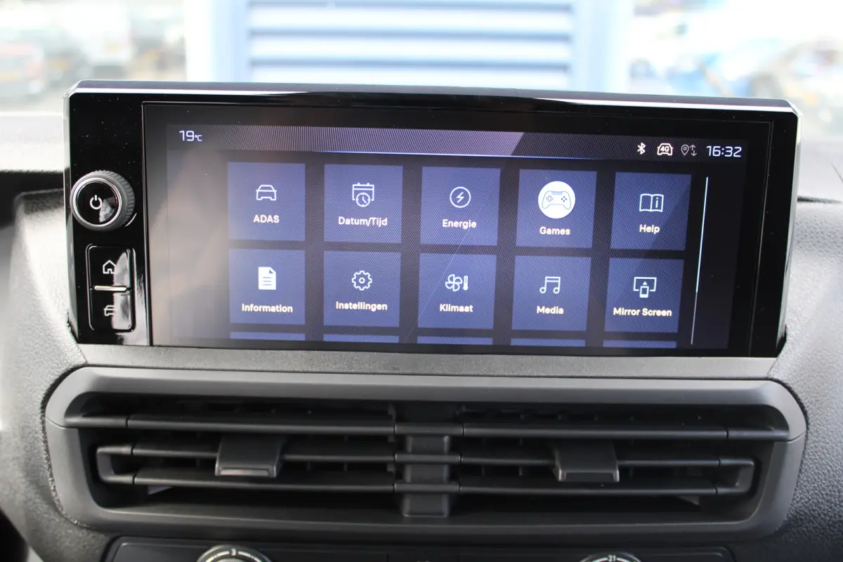L3 75 kWh | 8 JAAR GARANTIE | CAMERA | NAVI | DRAADLOOS CARPLAY | COMFORT WAND |
