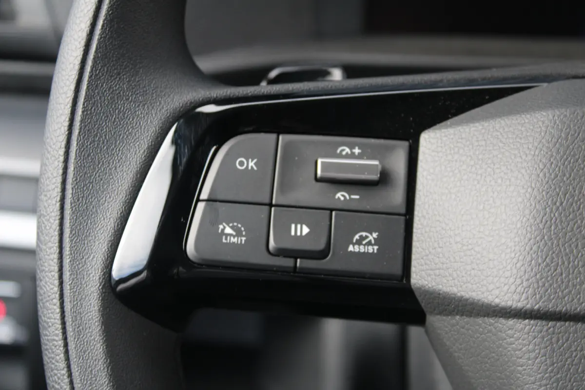 L3 75 kWh | 8 JAAR GARANTIE | CAMERA | NAVI | DRAADLOOS CARPLAY | COMFORT WAND |