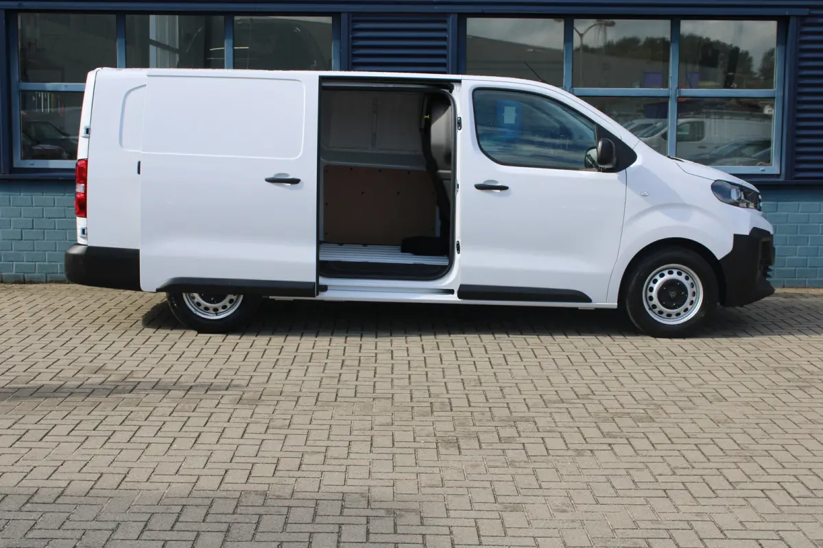 L3 75 kWh | 8 JAAR GARANTIE | CAMERA | NAVI | DRAADLOOS CARPLAY | COMFORT WAND |