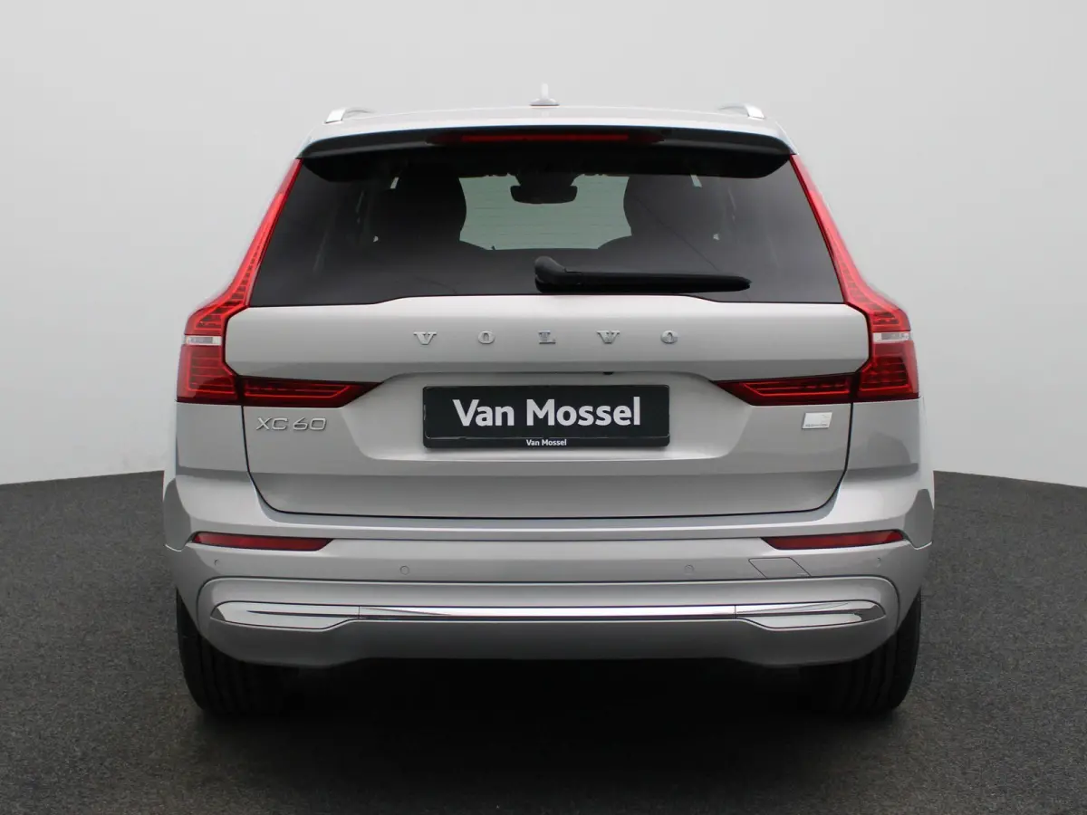 T6 PHEV 4x4 Core Aut. | Automaat | Apple Carplay / Android Auto | Panoramadak | Achteruitrijcamera | Parkeersensoren | Stoelverwarming |